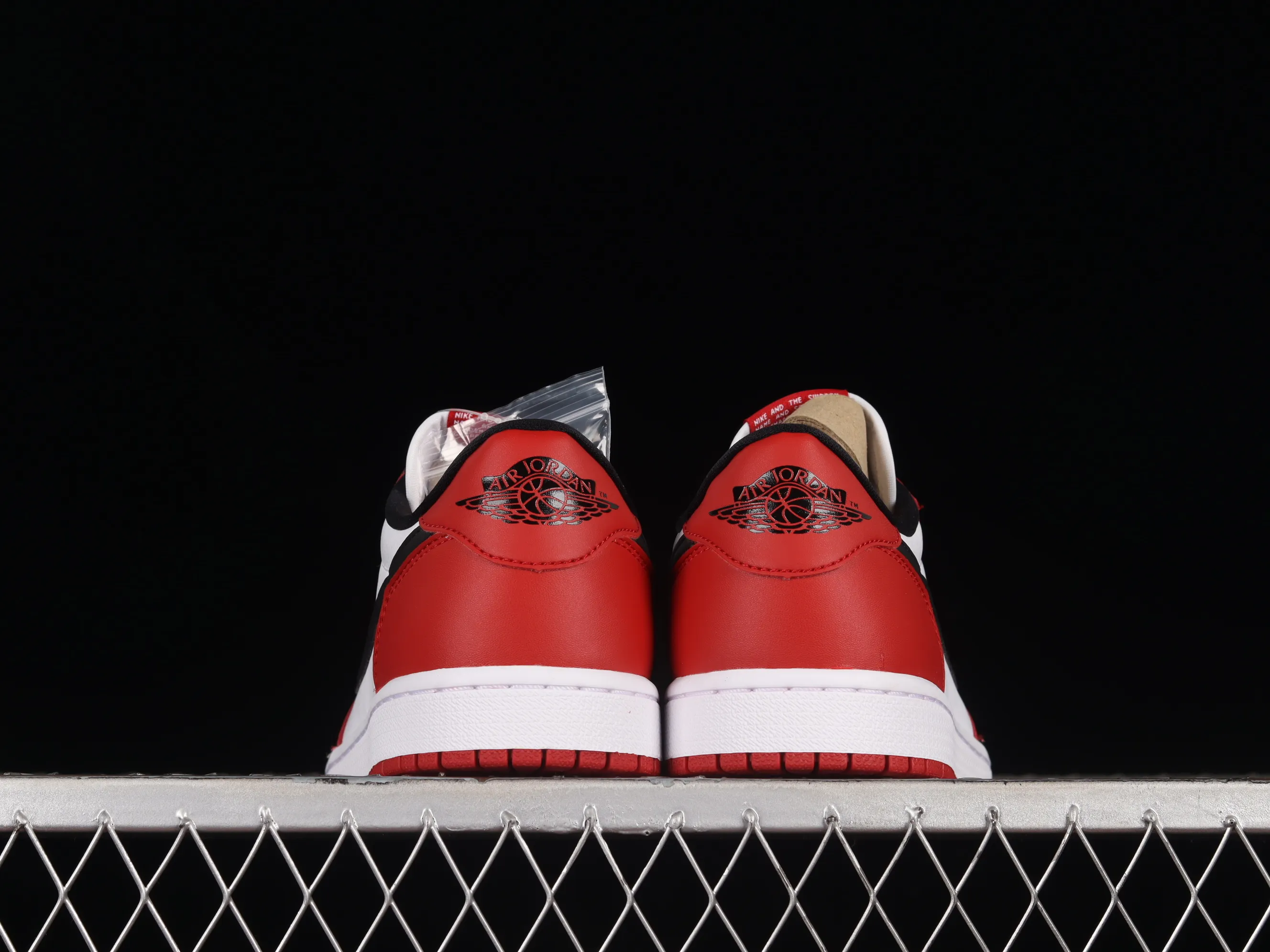All categories Air Jordan Jordan series basketball shoes Air Jordan 1 Low pure original version Air Jordan 1 Low OG "Chicago" AJ1 Joe 1 Chicago full head layer low-top basketball shoes 705329-600